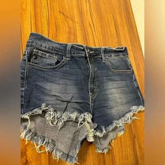 KANCAN Women’s Mid Rise Dark Denim Raw Hem Distressed Stretchy Shorts Size 29 - Picture 2 of 12